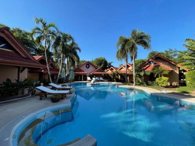 The Pace Phuket Boutique Resort Rawai Buitenkant foto