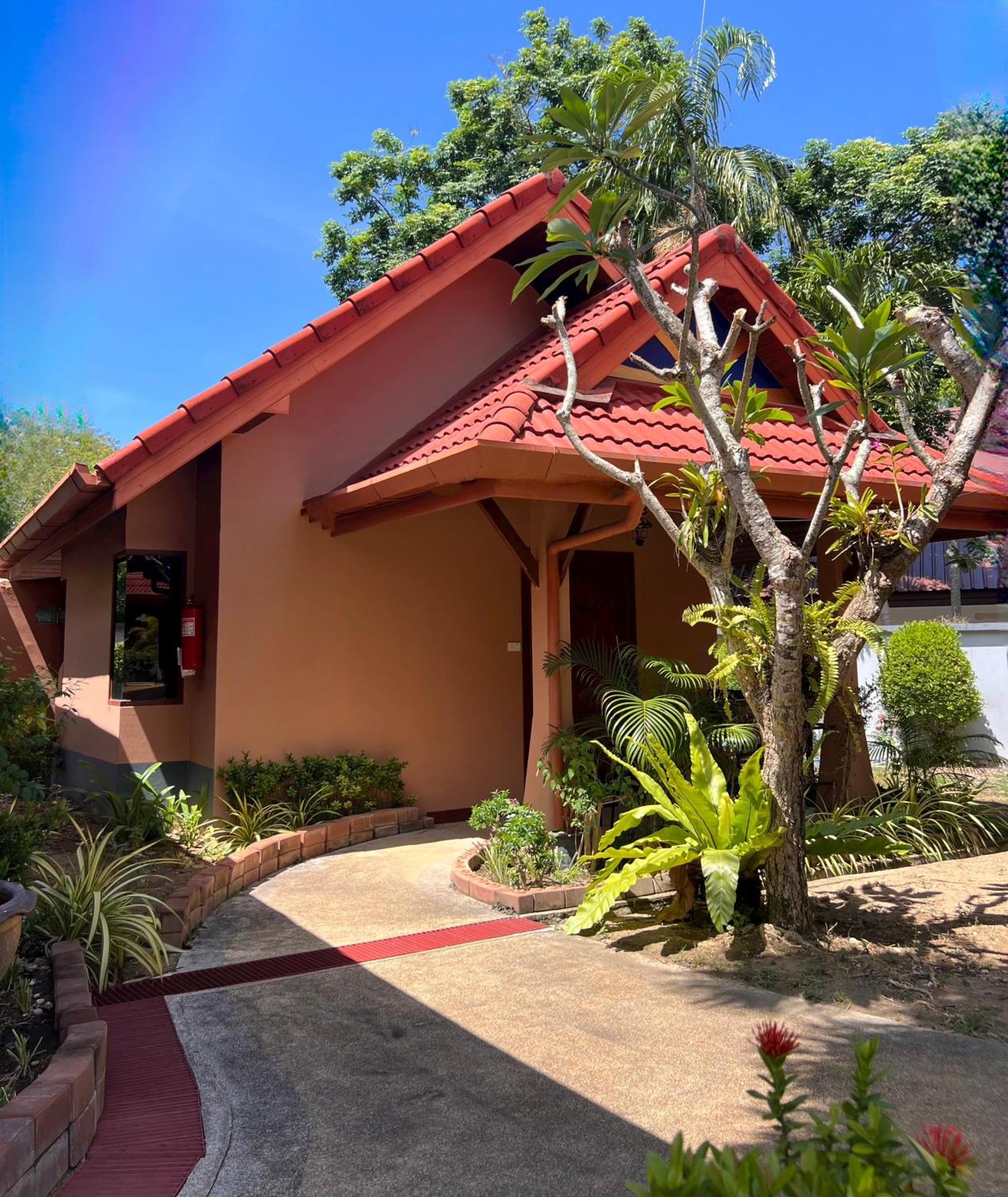 The Pace Phuket Boutique Resort Rawai Buitenkant foto
